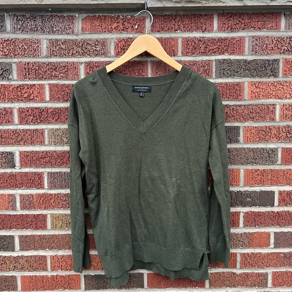 Banana Republic Premium Luxe Yarn Olive Green V Neck Sweater